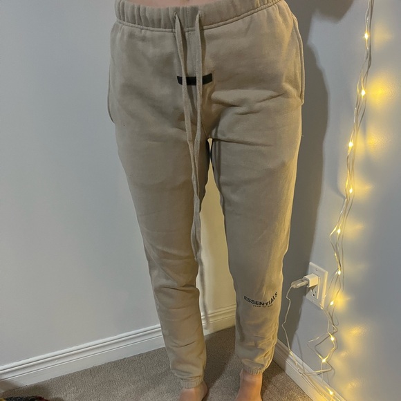 Essentials Sweatpants Dusty Beige - Picture 3 of 4
